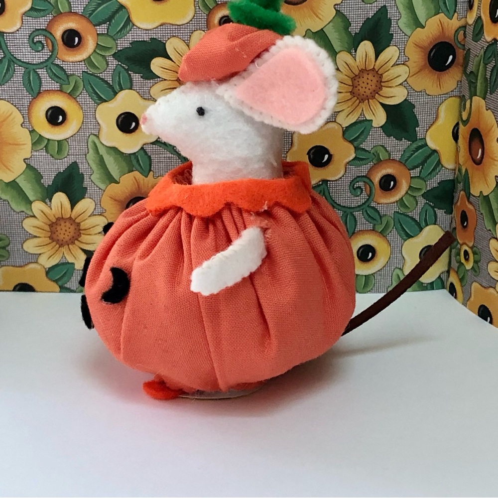 Pumpkin Costume Felt mouse Art Doll Halloween charcuterie cake topper - Picture 5 of 10